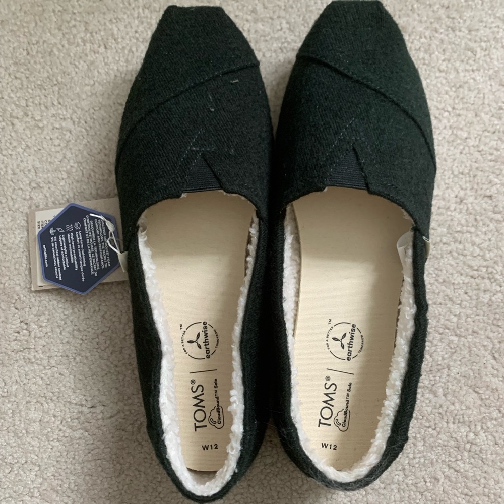Toms forest green Canvas Flats with shearling inside